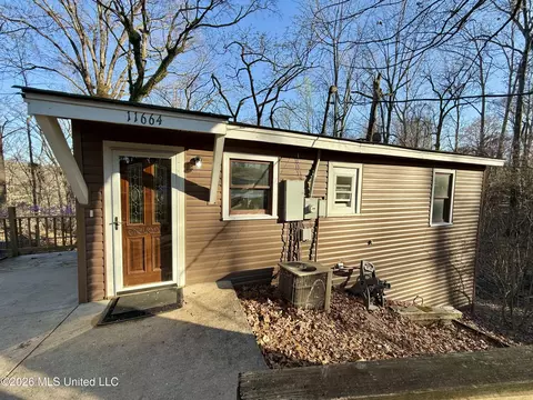 11664 Oak Dr, Hernando, MS 38632