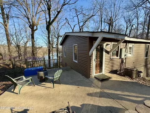 Exterior - 11664 Oak Dr, Hernando, MS 38632 photo 2 of 9