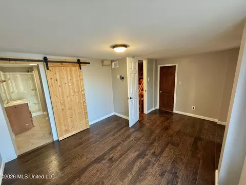 Bedroom - 11664 Oak Dr, Hernando, MS 38632 photo 2 of 2