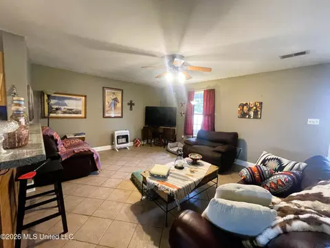 Living - 286 Caleb Ln, Coldwater, MS 38618 photo 1 of 3