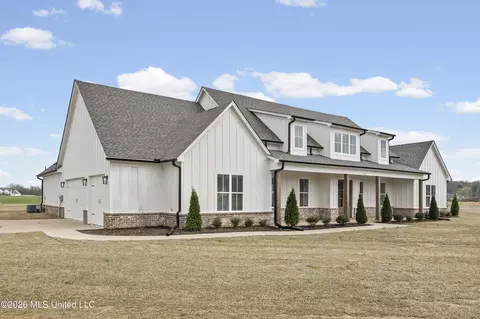Exterior - 5112 Grays Valley Dr, Hernando, MS 38632 photo 3 of 6