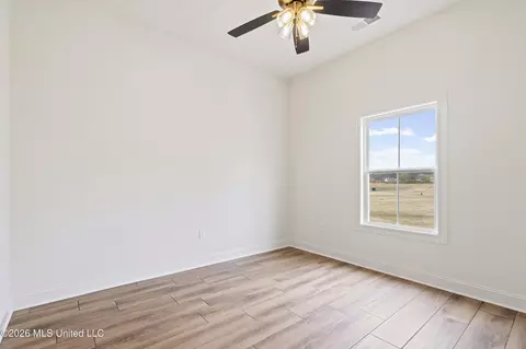Bedroom - 5112 Grays Valley Dr, Hernando, MS 38632 photo 2 of 5