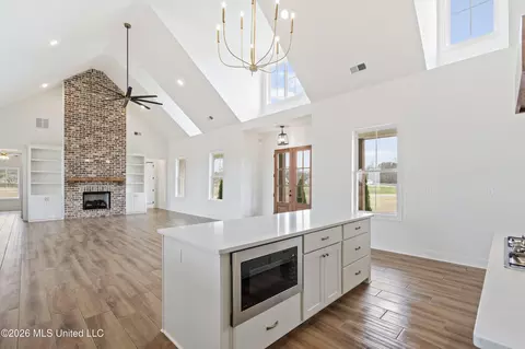 Entry Way - 5112 Grays Valley Dr, Hernando, MS 38632 photo 1 of 2