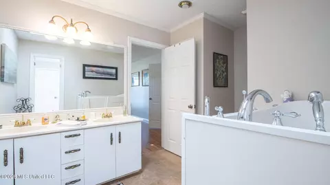 Bath - 7739 Manini Way, Diamondhead, MS 39525 photo 4 of 5