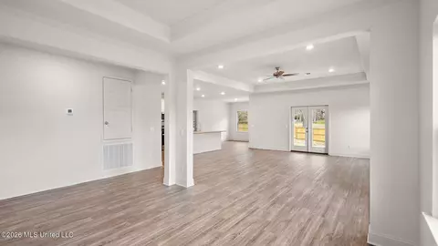 Living - 101 Triple Crown Cv, Clinton, MS 39056 photo 4 of 6
