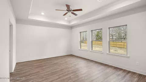 Living - 101 Triple Crown Cv, Clinton, MS 39056 photo 6 of 6