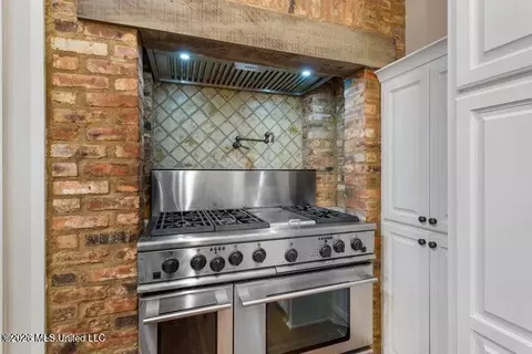 Kitchen - 143 Ashton Park Blvd, Madison, MS 39110 photo 1 of 2