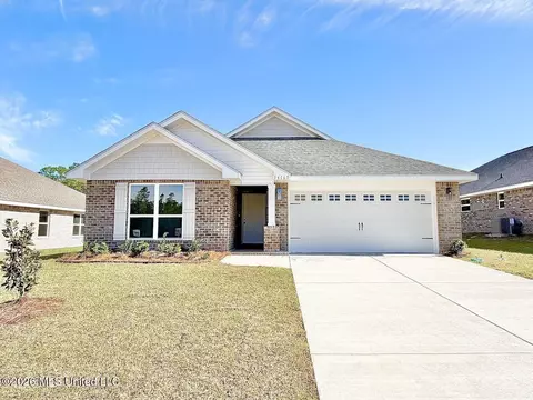 14165 Hartland Dr, Gulfport, MS 39503