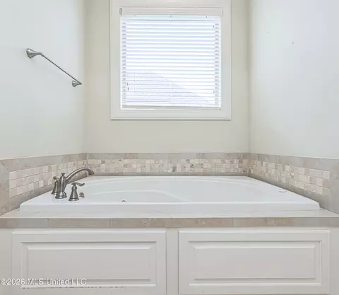 Bath - 104 Saint Charles Dr, Madison, MS 39110 photo 7 of 9