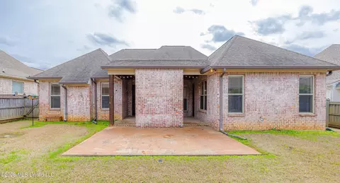 Exterior - 104 Saint Charles Dr, Madison, MS 39110 photo 6 of 7