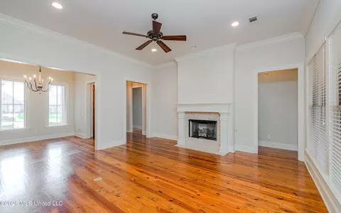 Living - 104 Saint Charles Dr, Madison, MS 39110 photo 3 of 7