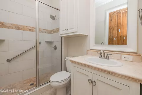 Bath - 104 Saint Charles Dr, Madison, MS 39110 photo 2 of 9
