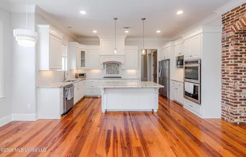 Kitchen - 104 Saint Charles Dr, Madison, MS 39110 photo 2 of 6