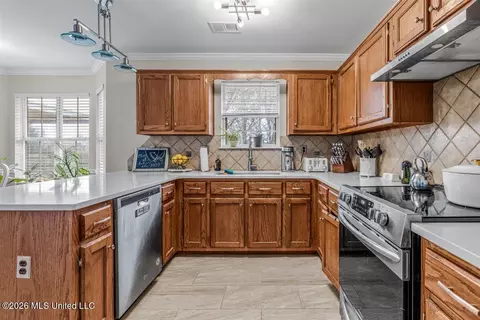 Kitchen - 9209 Hickory Dr, Olive Branch, MS 38654 photo 1 of 2