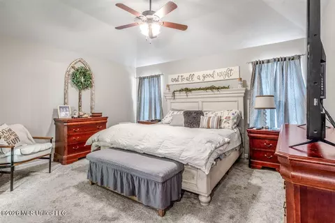 Bedroom - 9209 Hickory Dr, Olive Branch, MS 38654 photo 5 of 7