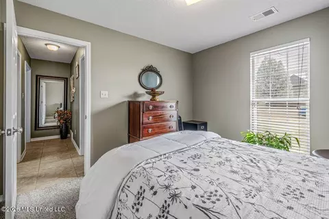 Bedroom - 9209 Hickory Dr, Olive Branch, MS 38654 photo 2 of 7