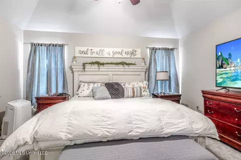 Bedroom - 9209 Hickory Dr, Olive Branch, MS 38654 photo 6 of 7