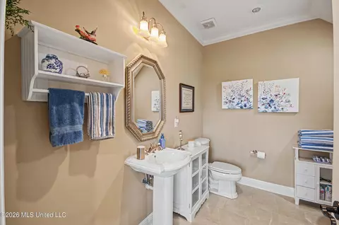 Bath - 512 Susannah Dr, Brandon, MS 39047 photo 6 of 9