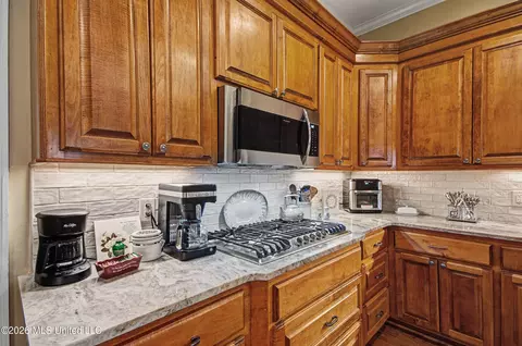 Kitchen - 512 Susannah Dr, Brandon, MS 39047 photo 5 of 5