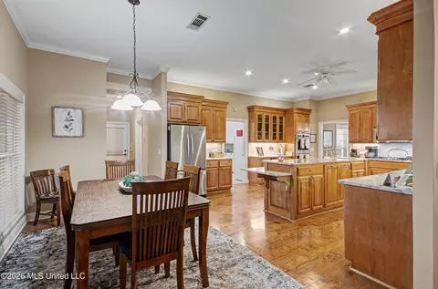 Dining - 512 Susannah Dr, Brandon, MS 39047 photo 2 of 6