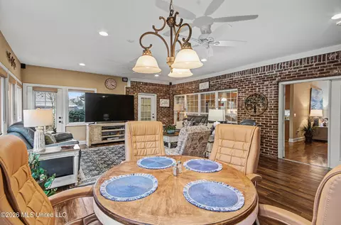 Dining - 512 Susannah Dr, Brandon, MS 39047 photo 6 of 6