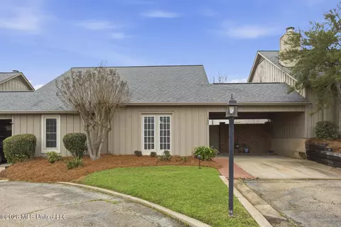 309 River Pl, Jackson, MS 39211