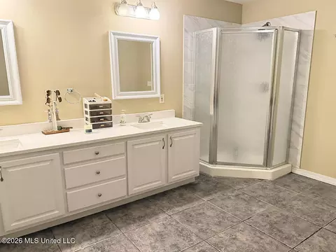 Bath - 1278 Hillard Howell Rd, Lucedale, MS 39452 photo 2 of 4