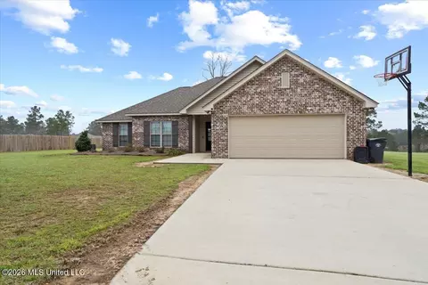 68 Bates Ave, Purvis, MS 39475