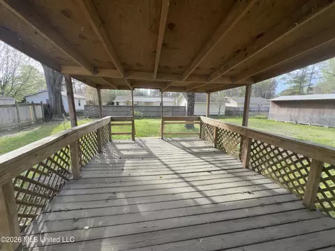 Exterior - 237 Trojan Dr, Pearl, MS 39208 photo 2 of 2