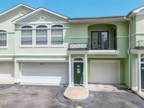 2252 Beach Dr #1303, Gulfport, MS 39507
