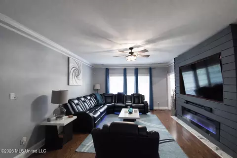 Living - 6459 Carson Dr, Olive Branch, MS 38654 photo 2 of 2