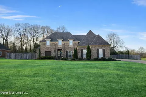 6459 Carson Dr, Olive Branch, MS 38654