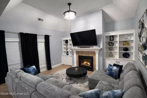 Living - 6459 Carson Dr, Olive Branch, MS 38654 photo 1 of 2