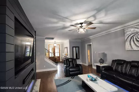 Entry Way - 6459 Carson Dr, Olive Branch, MS 38654 photo 2 of 3