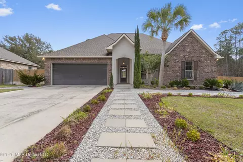 7444 Saints Cir, Ocean Springs, MS 39564
