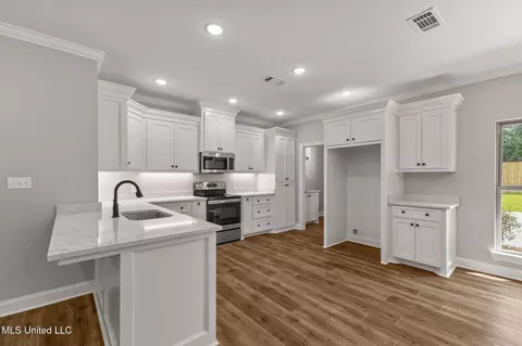 24 Atkinson Rd, Sumrall, MS 39482 photo 8