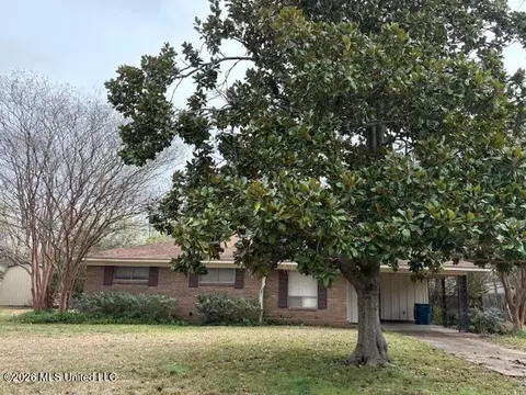 1212 Park Center Dr, Clarksdale, MS 38614