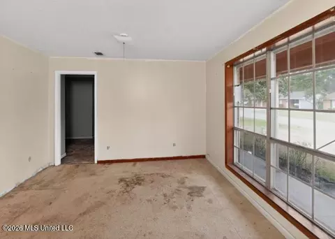 Living - 411 Crider Dr, Brookhaven, MS 39601 photo 3 of 5