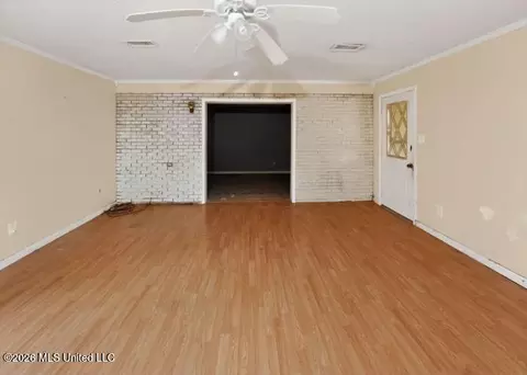 Living - 411 Crider Dr, Brookhaven, MS 39601 photo 1 of 5