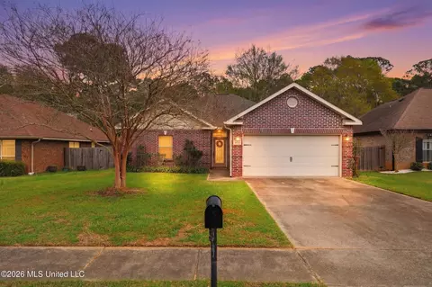 13709 Windwood Dr, Gulfport, MS 39503