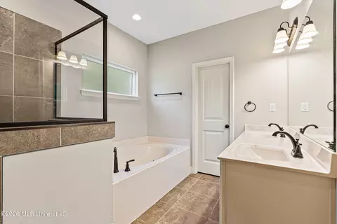 Bath - 1762 Smart Rd, Como, MS 38619 photo 2 of 3