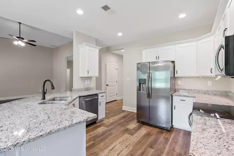 Kitchen - 1762 Smart Rd, Como, MS 38619 photo 2 of 3