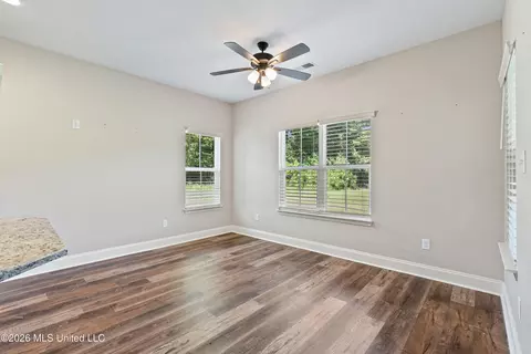 Living - 1762 Smart Rd, Como, MS 38619 photo 1 of 3
