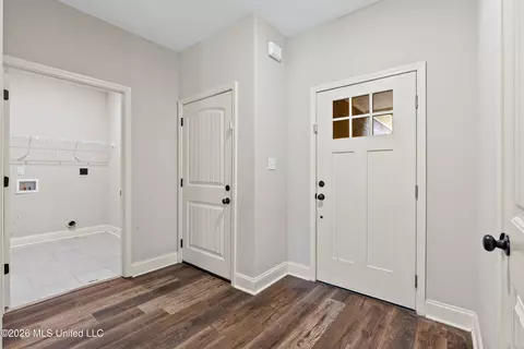Entry Way - 1762 Smart Rd, Como, MS 38619 photo 1 of 2