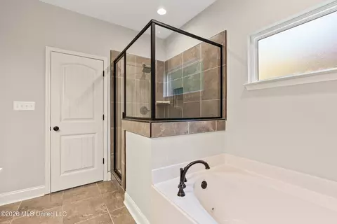 Bath - 1762 Smart Rd, Como, MS 38619 photo 3 of 3