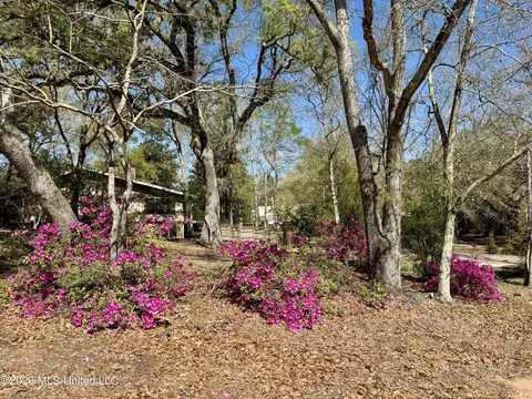 777 Moanalua Way, Diamondhead, MS 39525