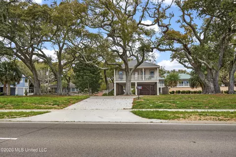 2524 Beach Blvd, Biloxi, MS 39531