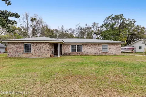 107 Sea Pine St, Long Beach, MS 39560