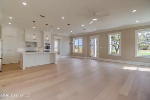Living - 117 W 4th St, Long Beach, MS 39560 photo 1 of 5