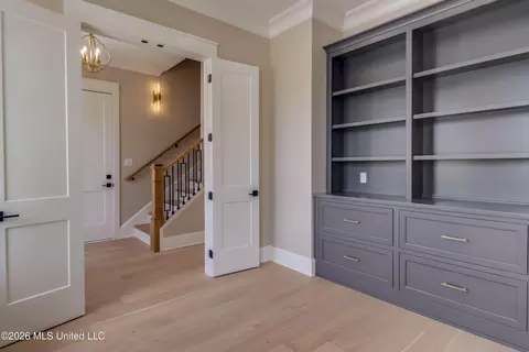 Entry Way - 117 W 4th St, Long Beach, MS 39560 photo 2 of 3